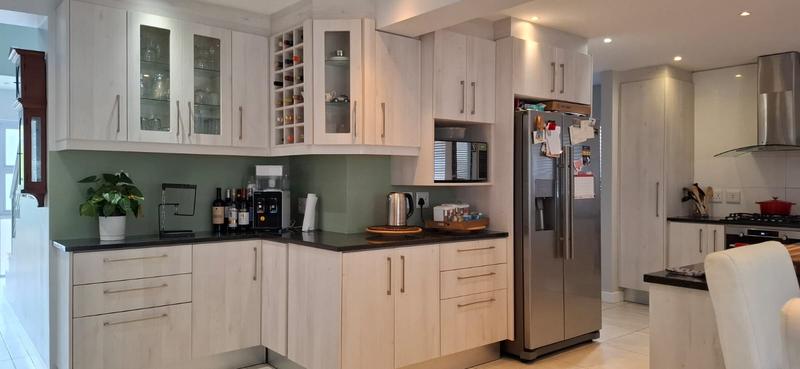 4 Bedroom Property for Sale in Somerset West Western Cape